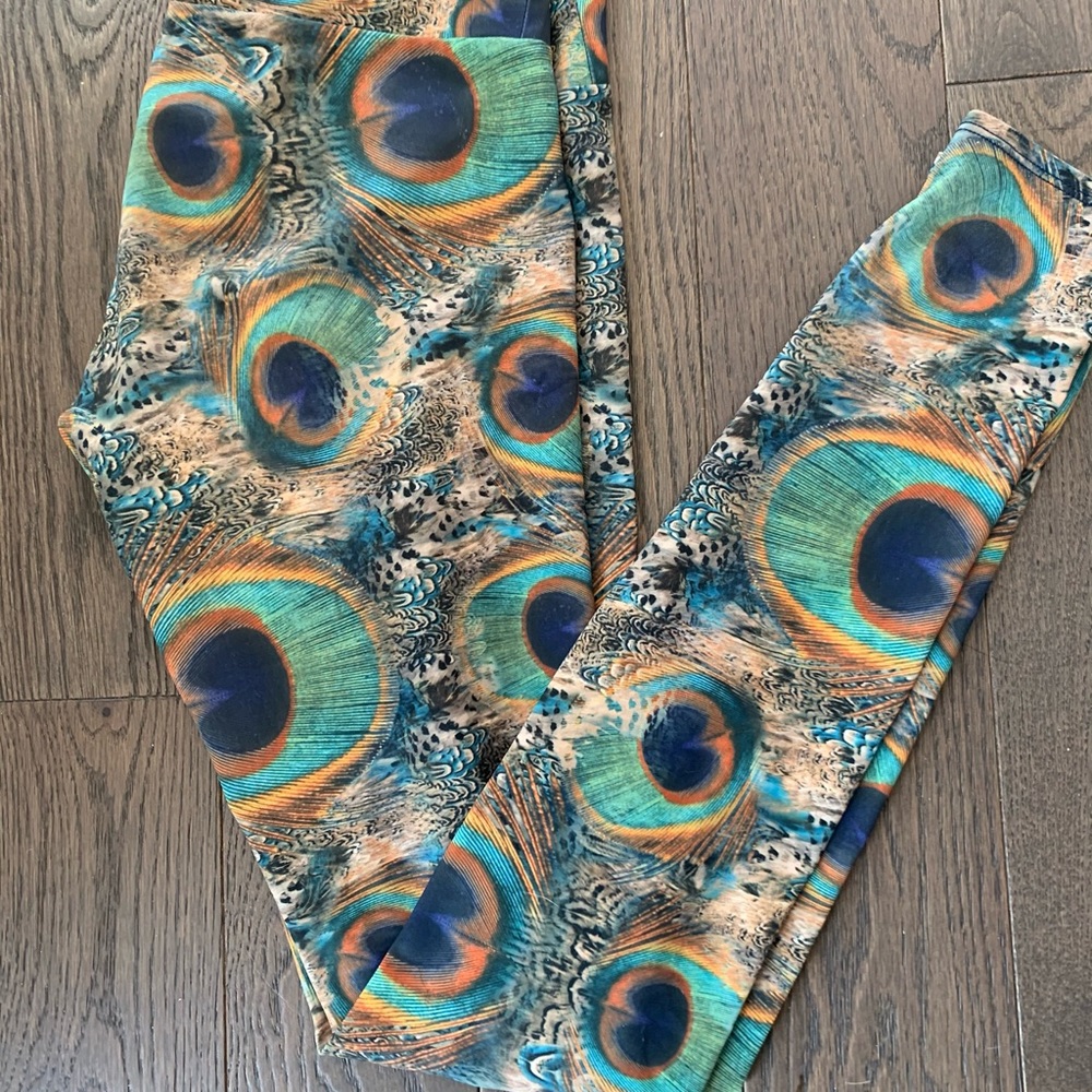 Onzie peacock leggings